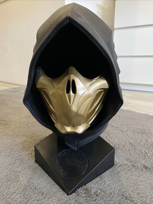 Verkaufe Limitierte Kollektor s Edition Mortal Kombat 11 Maske 