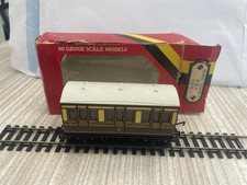 Hornby R213 - 4 Wheel coach GWR Livery - Boxed - 00 Gauge