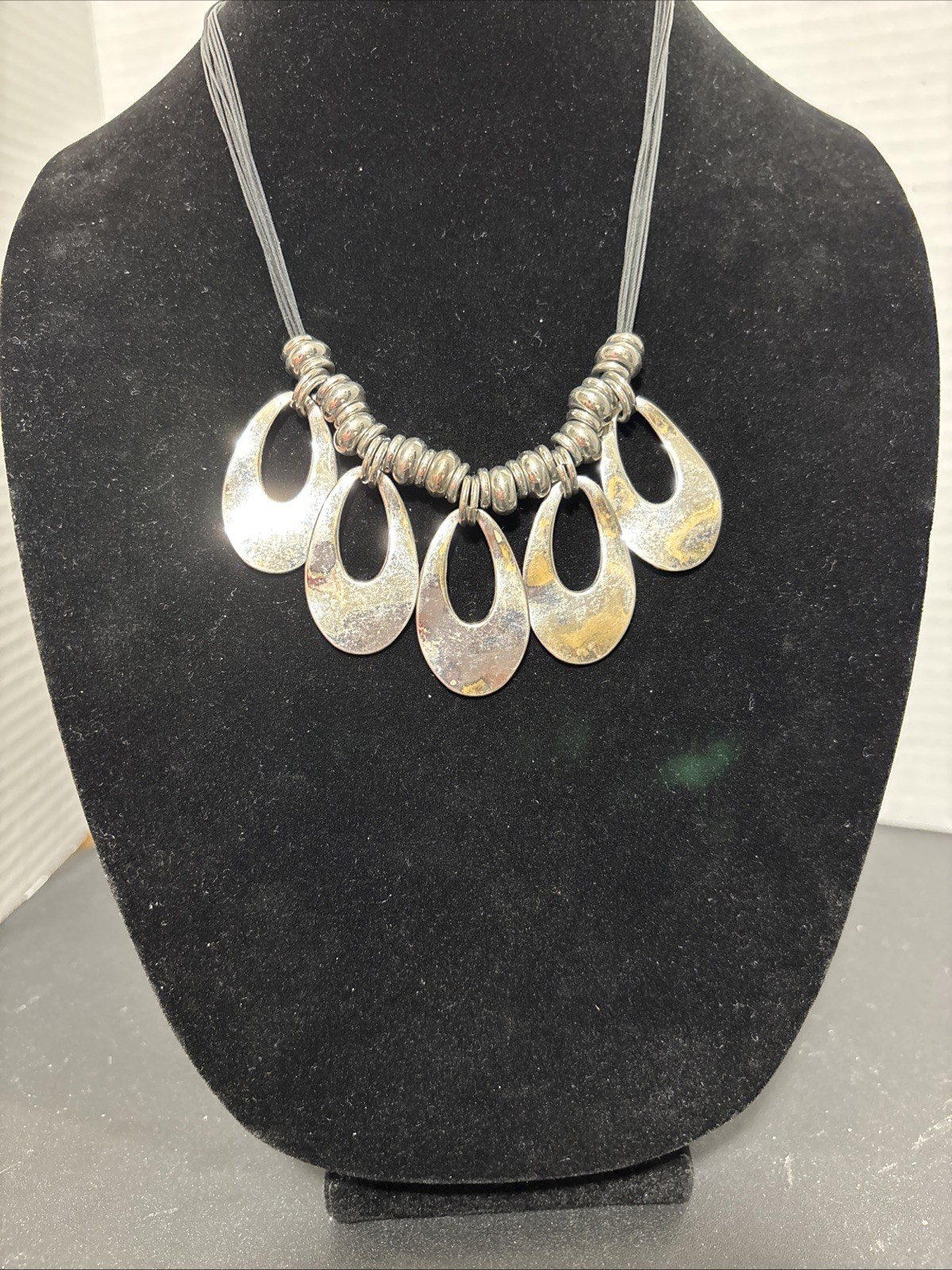 C1946 Chunky Silver Tone Statement Necklace Black… - image 3