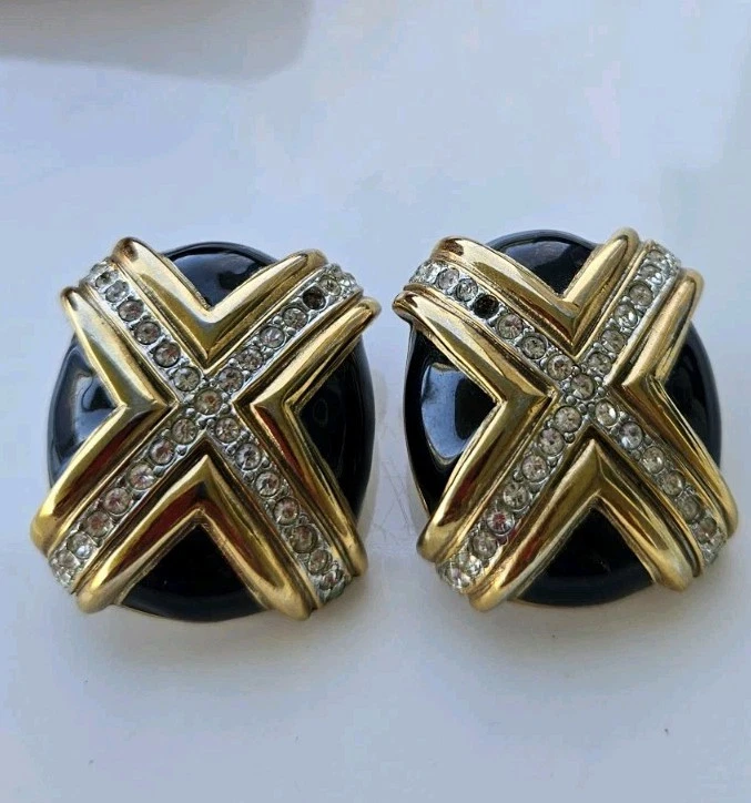 Brincos Clipe Vintage Anos 80 Preto Esmalte X Cristal Tom Dourado Brilhante Clássico Oval - Imagem 4 de 4