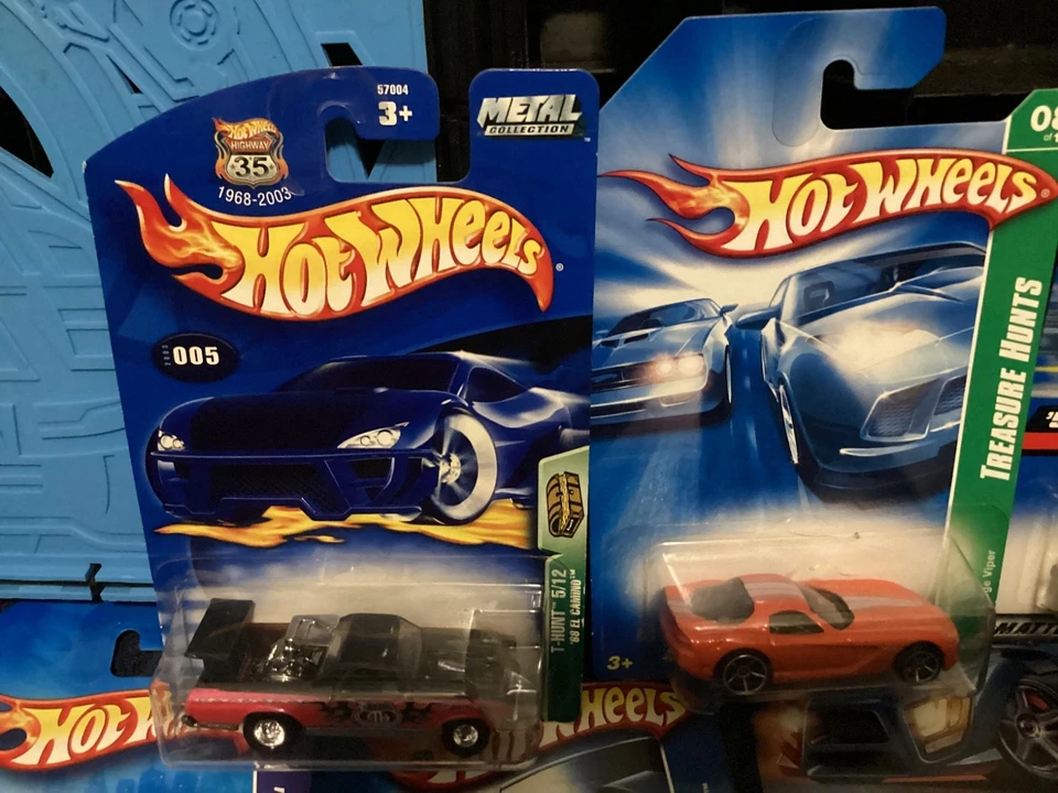 Hot Wheels Carry Case Holds 110 Cars. Comes with 11 vehicles 2 Treasure Hunts. - Image 4 of 4