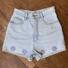 Vintage Jordache Denim Jean Shorts Women s Size 7/8 Floral Embroidered Cut Out