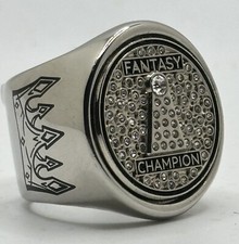 The Fantasy Champion deCAPitator anello tappo bottiglia e apriscatole!