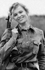 WW2 Picture Photo Russian female soldier during WWII 3183
