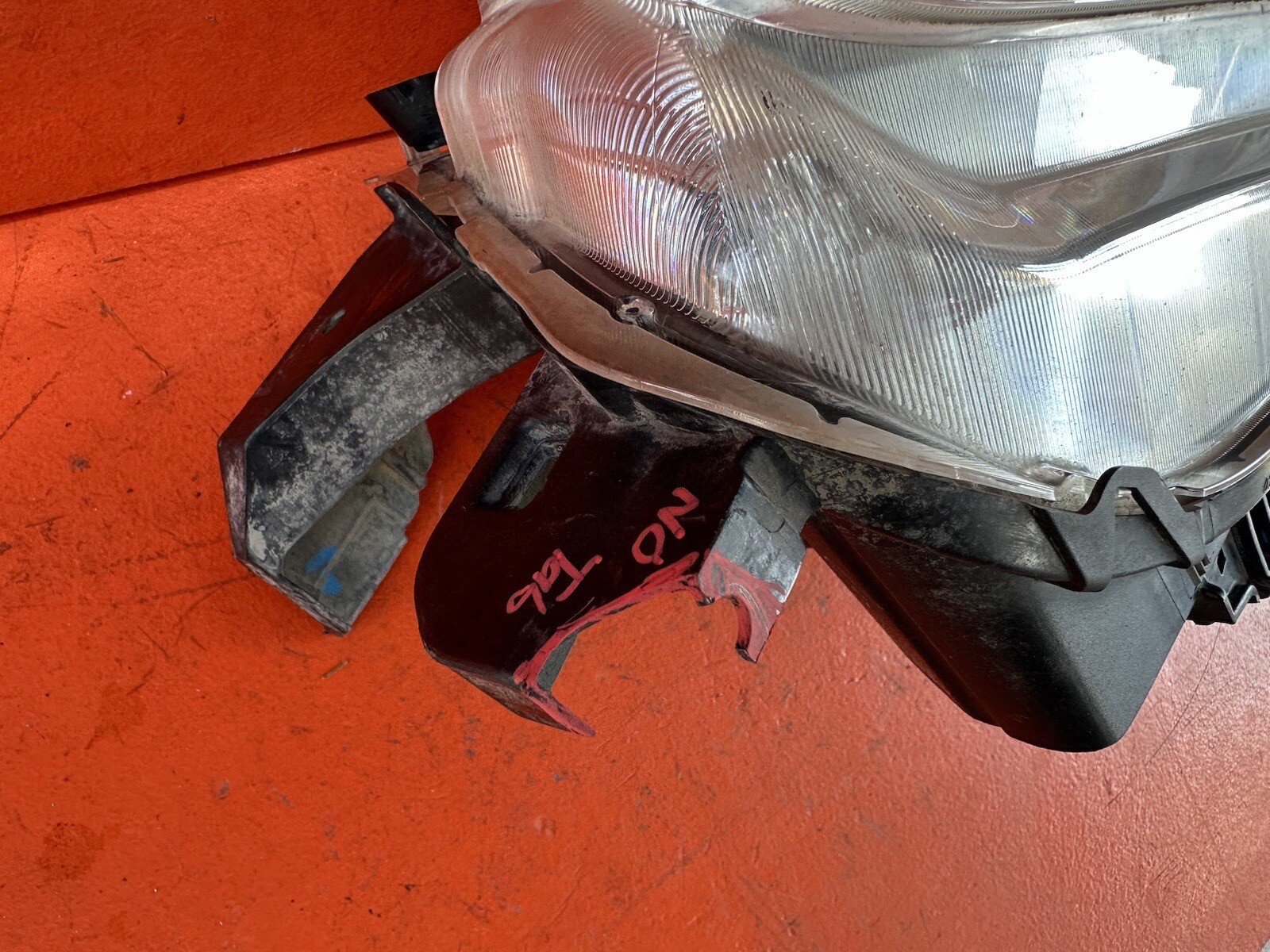 C421 2016-2018 Toyota Tacoma Headlight Halogen Right Non/ LED OEM