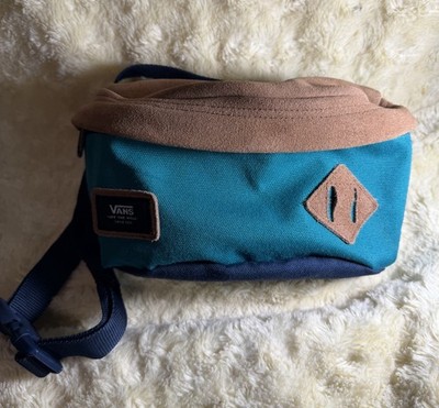 NWOT Vans Aliso II  Hip Fanny Pack Belt Bag Crossbody Canvas Suede Zip Pocket
