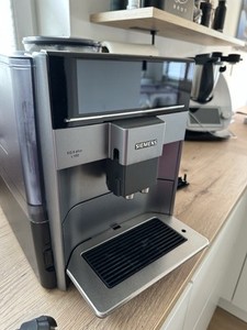 Siemens EQ.6 Plus S100 Kaffeevollautomat, Schwarz
