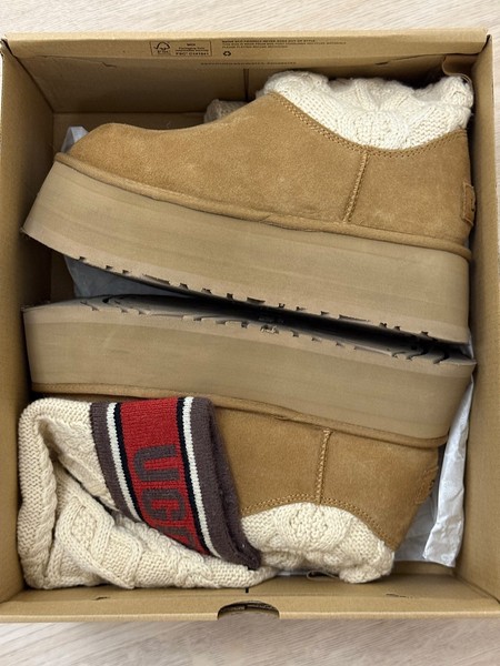 UGG Classic Sweater Letter Platform Boots Chestnut EU 39 US 8 Worn Twice Box