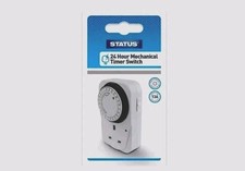 TIMER SWITCH 24 HOUR MAINS PLUG IN  TIME CLOCK SOCKET UK PIN LIGHTS -STATUS