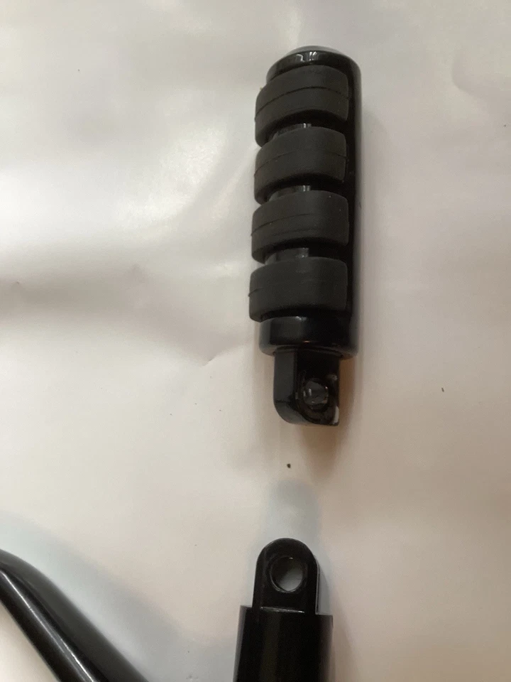 OEM Harley Davidson 2014-up Sportster Iron 883 1200 foot Controls! Used! - Image 3 of 4