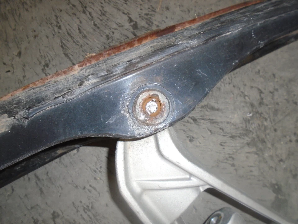 Переднее крепление для лыжных саней 2001 Snowmobile Polaris RMK 800 Rocky Mountain King 5434608 - Изображение 2 из 4