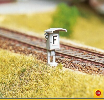Brawa 2650 Signal Telephone Box, HO Scale, NEW