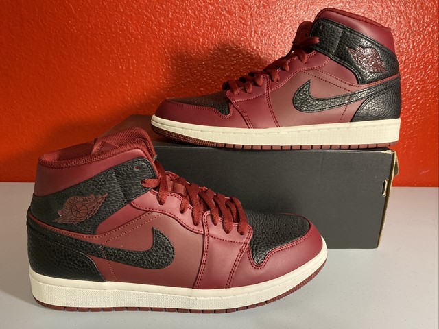 Size 9.5 - Jordan 1 Mid Reverse Banned 