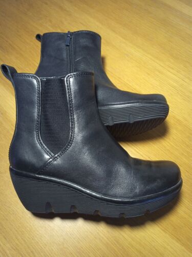 Clarks Artisan Women's Ankle  Wedge Boots Side Zipper Black Size UK 3.5D - Picture 1 of 10