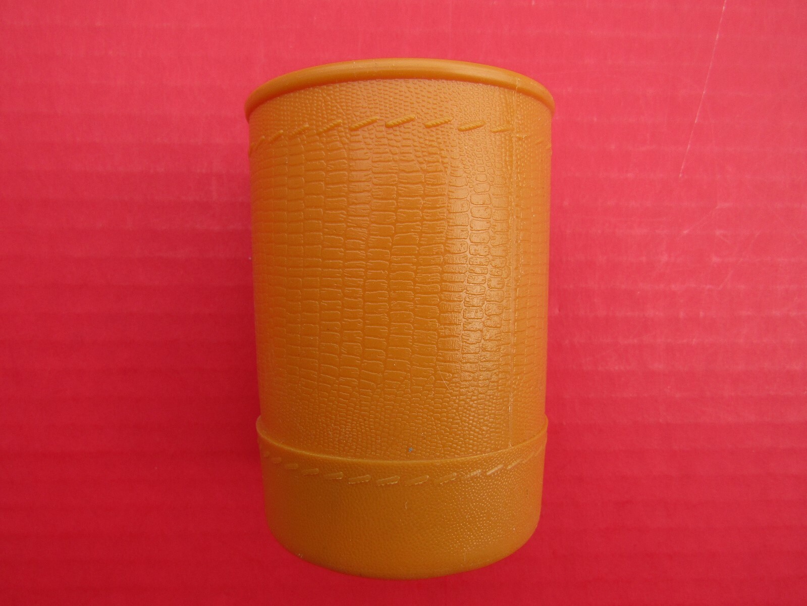 BOARD GAME YAHTZEE Dice Cup Shake Roll Plastic Milton Bradley 3.75" x 2