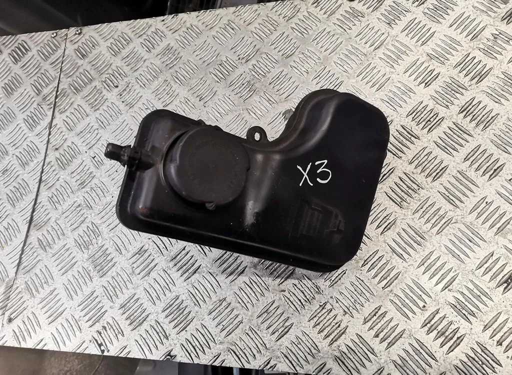 BMW X3 E83 2000 Water coolant expansion tank reservoir 80029301