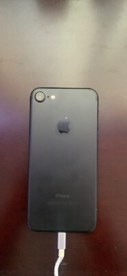 Apple iPhone 7 - 32 GB - Black (Unlocked)