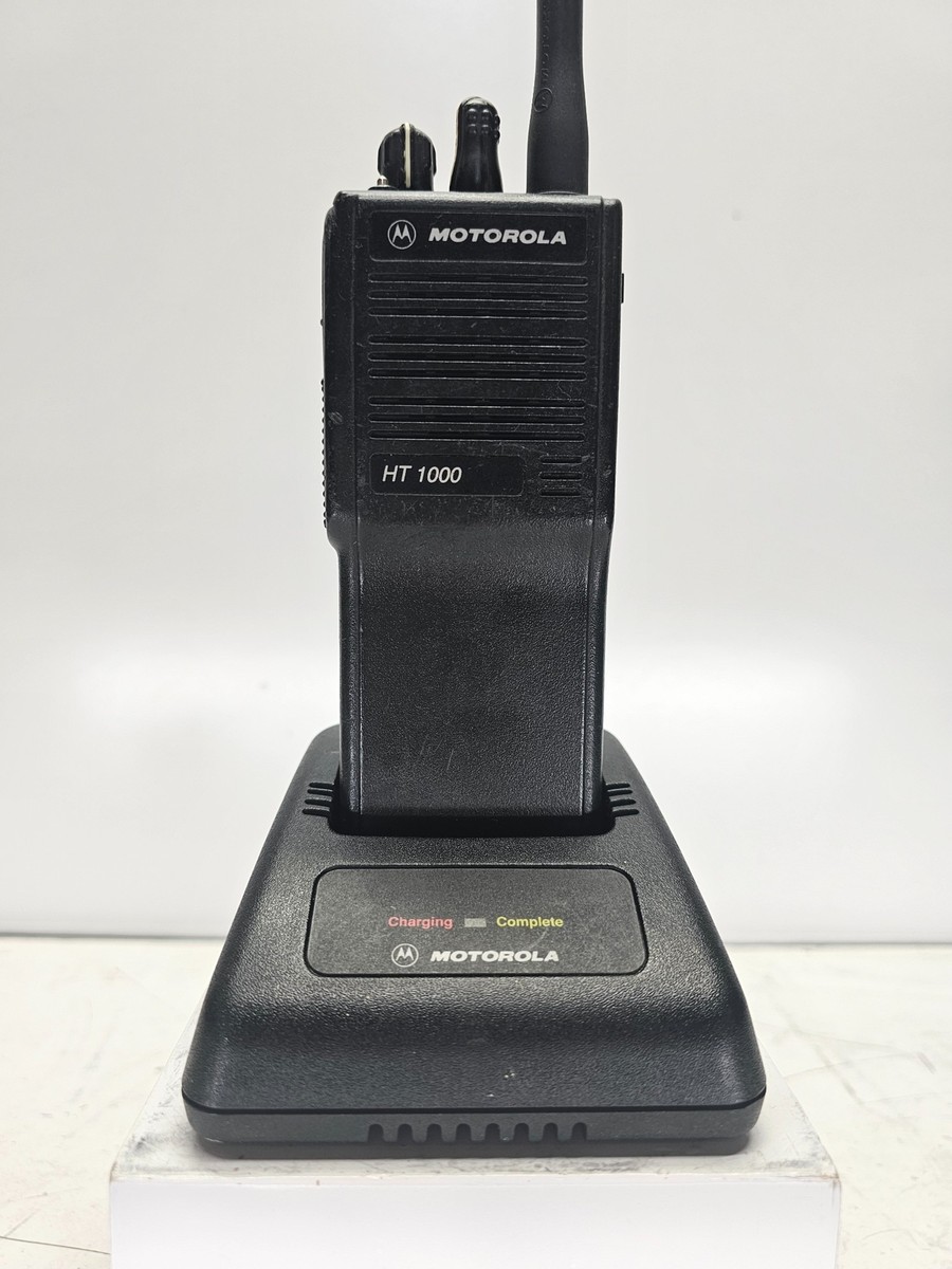 Motorola HT1000 VHF Portable Radio 16 CH 136-174 MHz