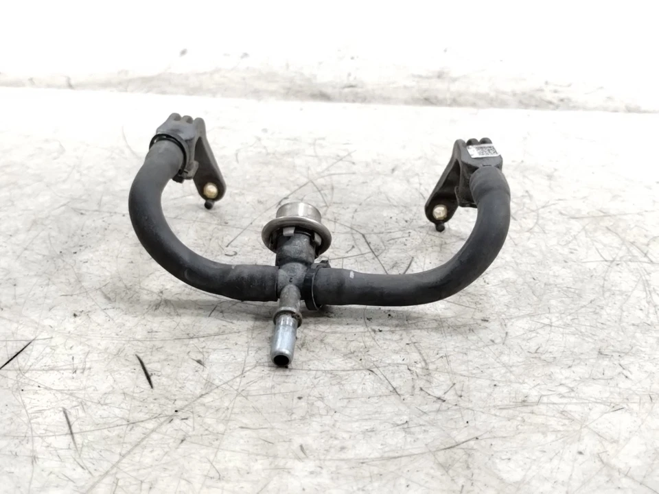 Manguera de riel inyector de línea de combustible de gasolina Victory Vision 2008 Foto 2 de 4