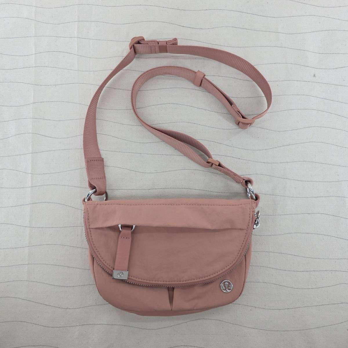 Lululemon Womens All Night Festival Bag Micro Blush Silver