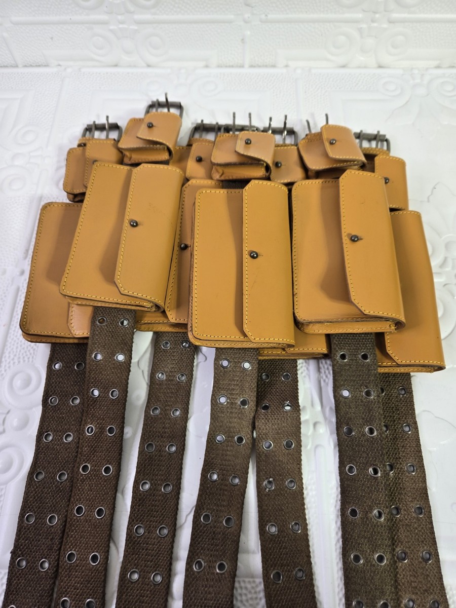 FREE PEOPLE BROWN leather canvas size S/M Belt with 2 organize/pouch S/M FREE PEOPLE BROWN Leather Canvas Size S/M Belt with 2  main image 2