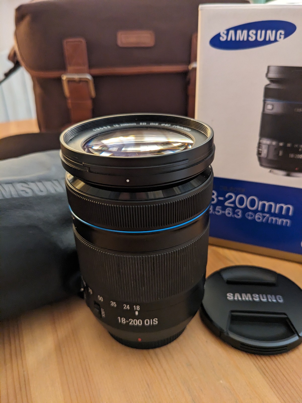 Obiettivo Samsung nero 18-200mm NX Mount perfetto