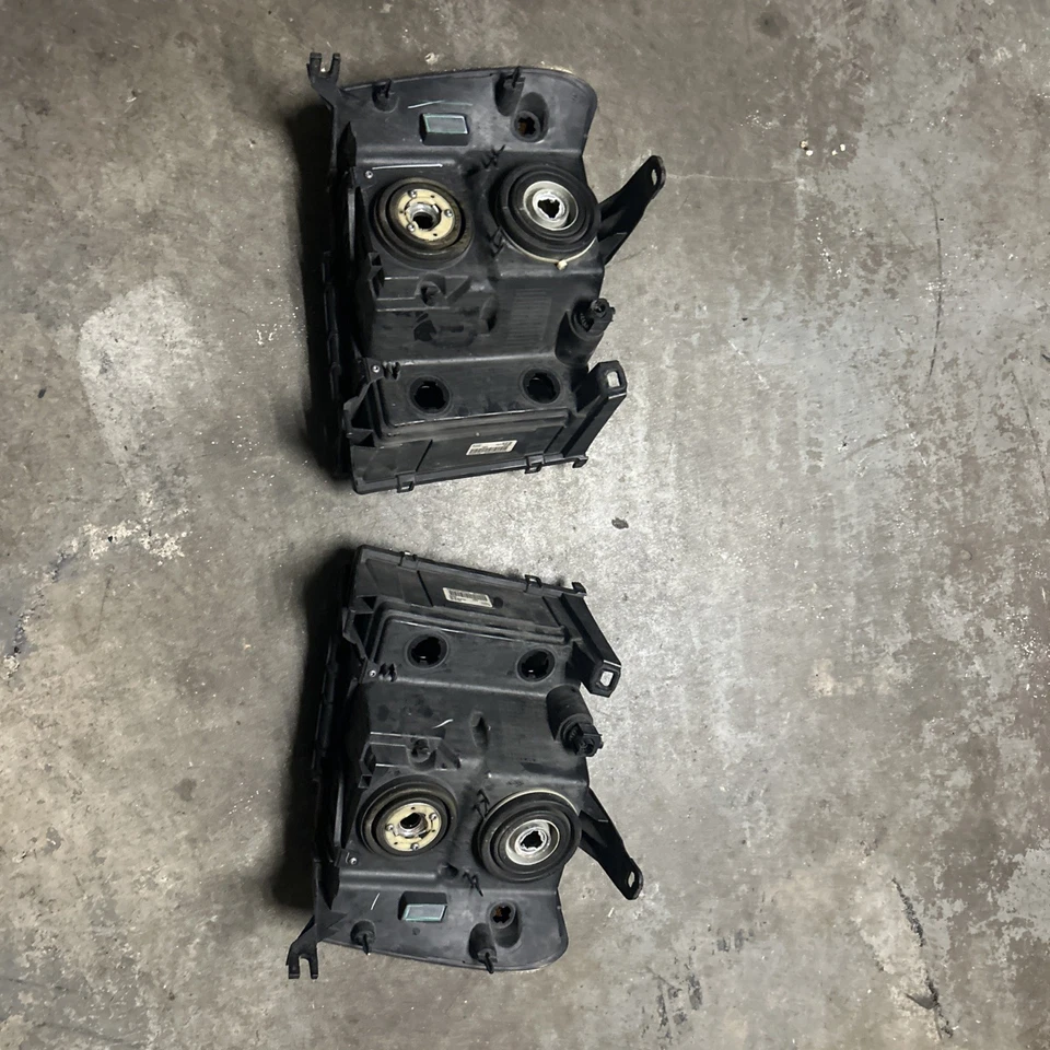 Gmc Sierra Four-Door Headlights Used ￼ - Image 4 of 4