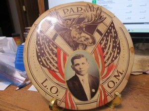 VTG 9 " DIAMETER  LOYAL ORDER OF MOOSE CELLULOID PINBACK BUTTON COPYRIGHT 1910