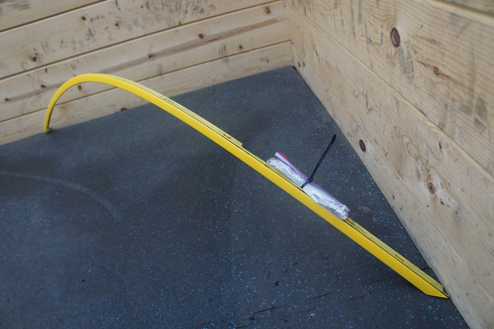 Left Roof Gutter Moulding Giallo Modena Yellow (DS4305) 81524110 Ferrari 458