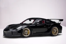 AUTOart 1/18 Porsche 911 991.2 GT2 RS Weissach Package Black/Carbon Black 78186