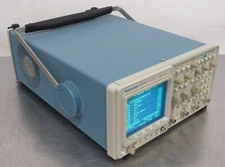 T195360 Tektronix 2440 Two Channel Digital Oscilloscope 300MHz 500MSa/s