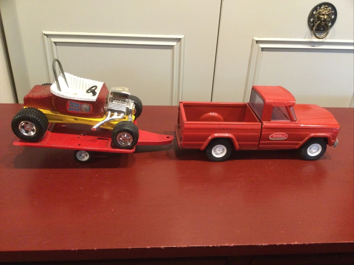 Vintage Tonka Jeep Pickup, Trailer And Mini Bucket In Great