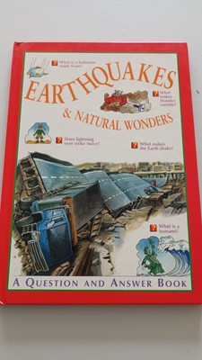 Eartquakes And Other Natural Wonders - A Questions And Answers Book (Hardback)
