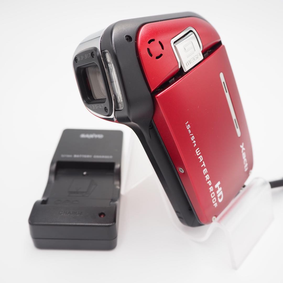 Sanyo Xacti DMX-CA9 Waterproof Cam 7.31MP 5×Optical Zoom