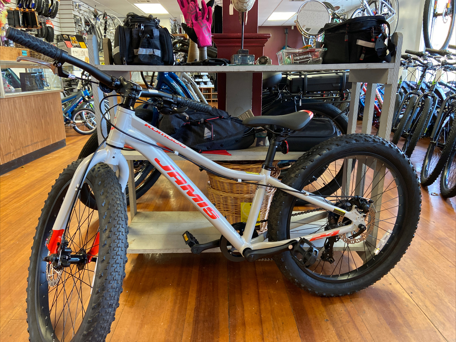 wheel Jamis Komodo 24 kids на 