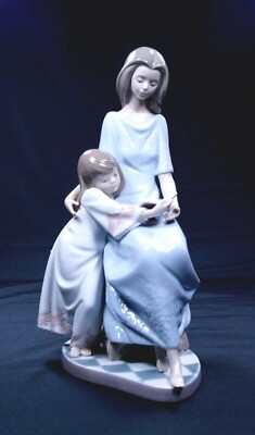 LLADRÓ リヤドロ Bedtime Story no. 05457 Lladro 5457 Bedtime Story Figurine Mother Reading to Daughter Mint