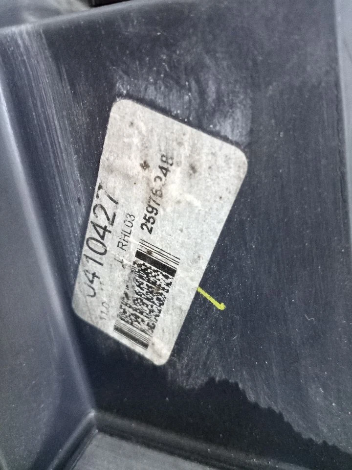 Used Right Headlight Assembly fits: 2010 Buick Enclave w/o adjustable headlamps Foto 4 de 4