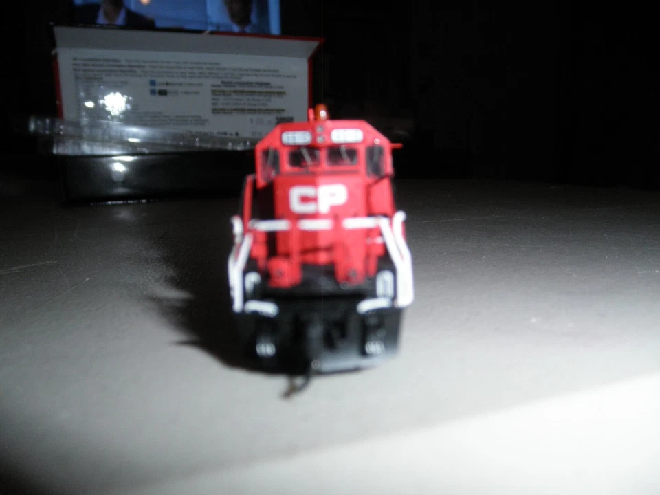 Canadian Pacific  " Beaver herald"  SD40-2  w/ DCC & sound - Image 4 of 4