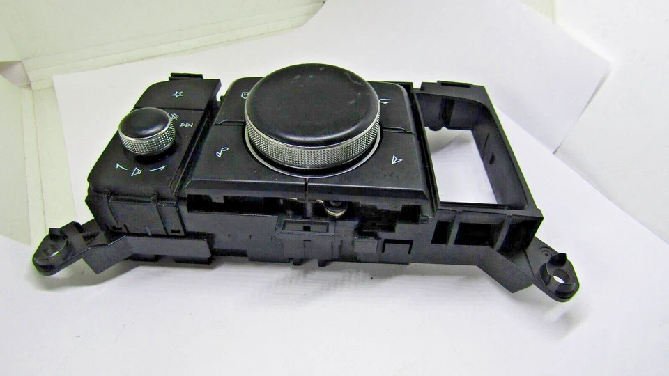 CONSOLA CENTRAL RADIO MEDIOS CONTROL AUDIO INTERRUPTOR BDGF66CM0 MAZDA 3 CX-30 Foto 4 de 4