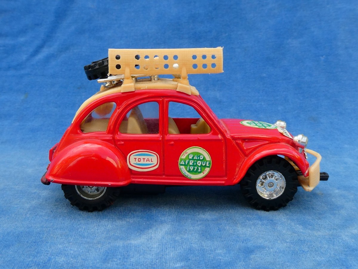 TES10 Voiture 1/24 Hachette Test CITROËN 2CV : 2CV 6 Raid Afrique 1973 – Jumajo
