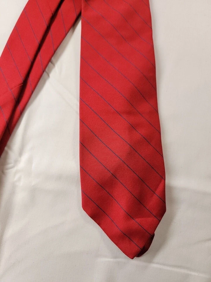 Corbata formal Cavalier para hombre 57"Lx3"W corbata roja Foto 2 de 4