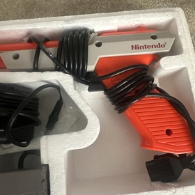 Nintendo NES Action Set Home Console ~ Complete In Box w/Orange Zapper & Game