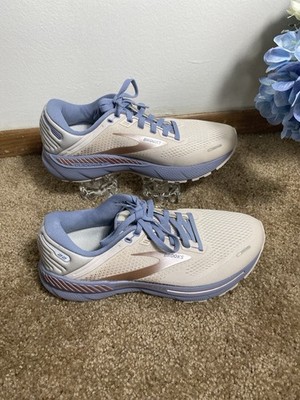 Brooks Adrenaline GTS 22 Women's Size 9.5  B (Medium) Running Shoes Lilac Pink