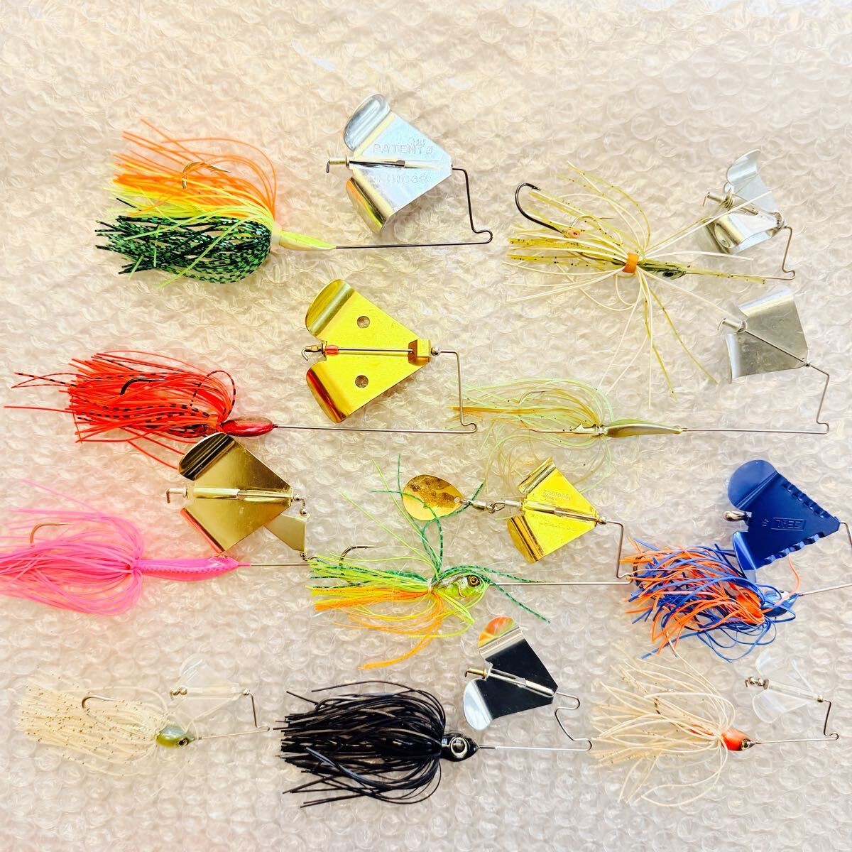 Buzzbait 10 piece set, many brand name items. Lure set for bass fishing. BUZZ - Image 2