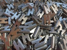 Taquets pour étagères métalliques Tixit - Voir prix dégressif