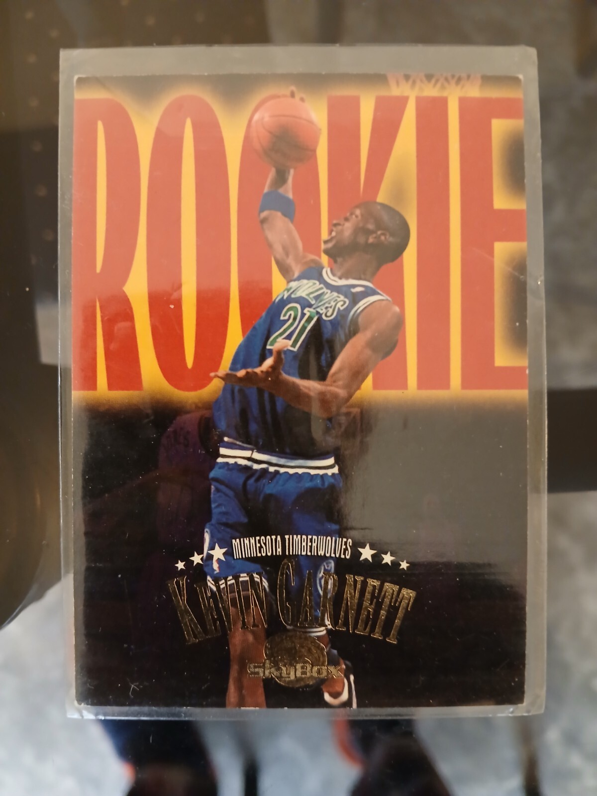 1995-96 Skybox Premium - Rookie Kevin Garnett #233 (RC)
