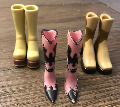 Bratz Wild Wild West Dana Doll Pink Black Cowboy Boots Extra Boots 