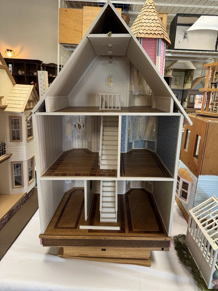 Casa de muñecas Dura-Craft San Franciscan totalmente montada con cable recogida local Foto 4 de 4