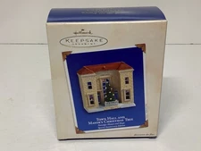 2003 Hallmark Ornament Town Hall & Mayor's Christmas Tree Nostalgic Houses Shops
