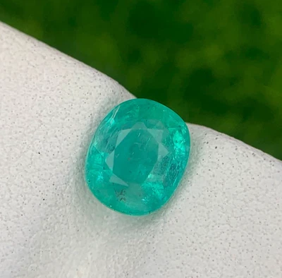 1.25 Cts Natural Green Emerald Oval Cut Eye Clean May Birthstone Loose Gemstone - Image 1 of 4